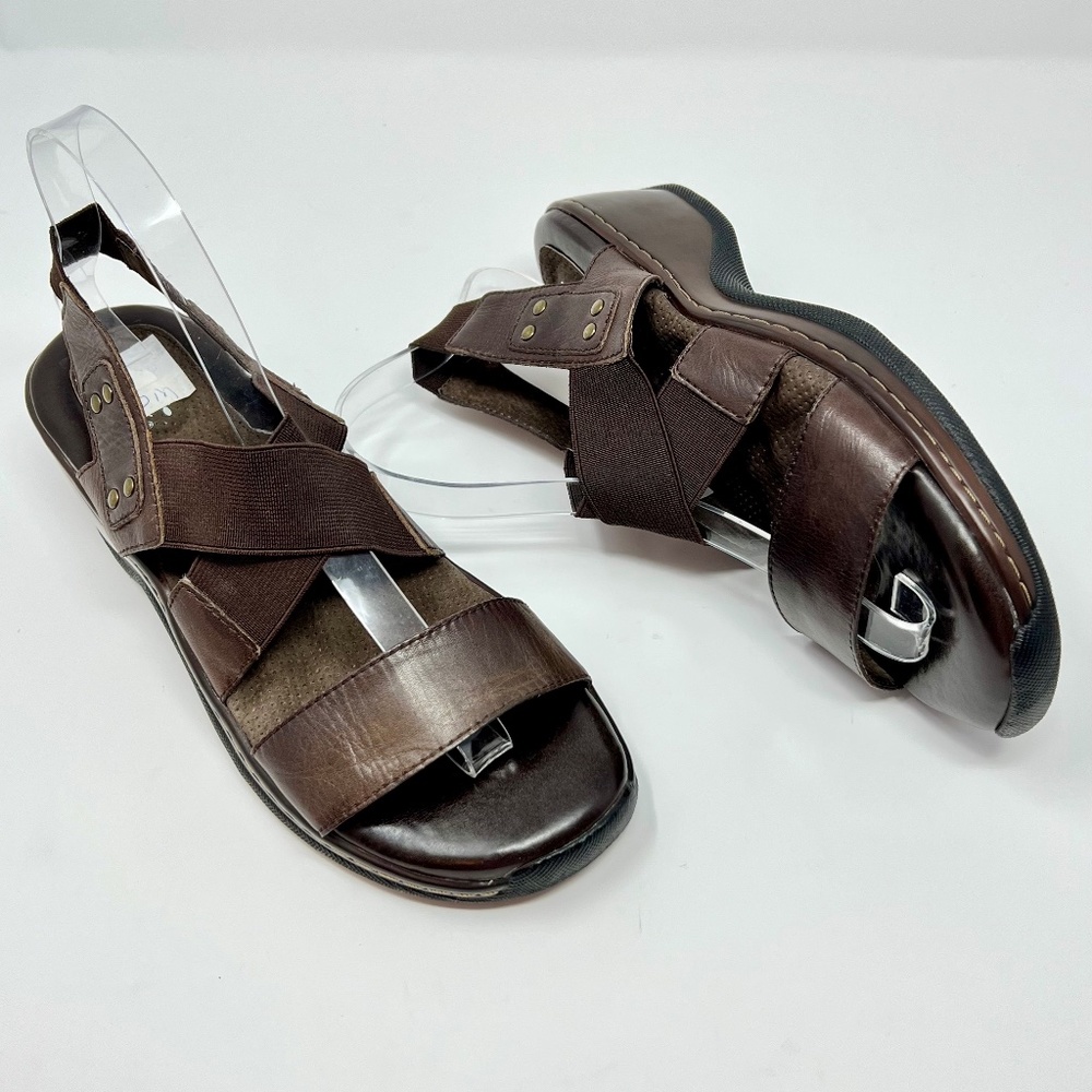 SoftWalk Women's brown leather comfort Strappy low wedge sandals size 7.5